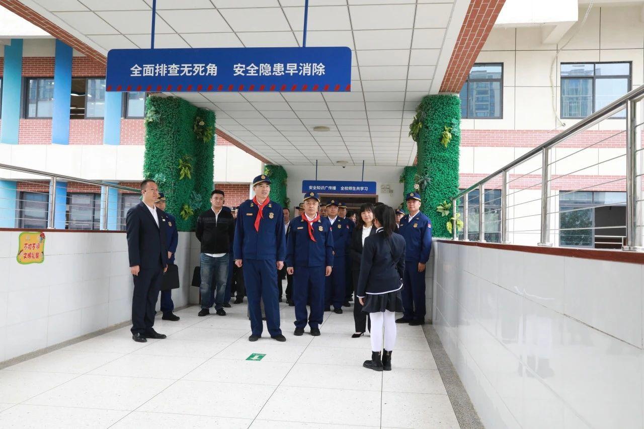 觀摩現(xiàn)場(chǎng).jpg 觀摩現(xiàn)場(chǎng).jpg